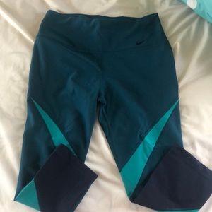 nike capri leggings